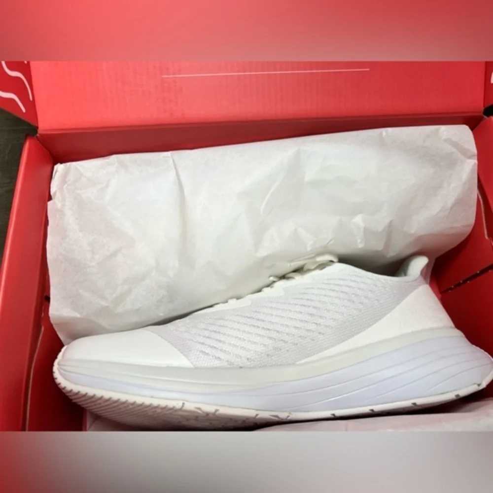 Lane Eight women’s Relay Trainer running shoe sneakers white size 8.5 &‎ 9.5
